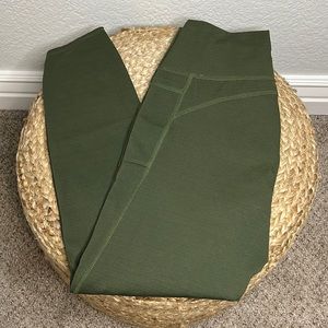 Born Primitive Leggings Olive Color - Medium